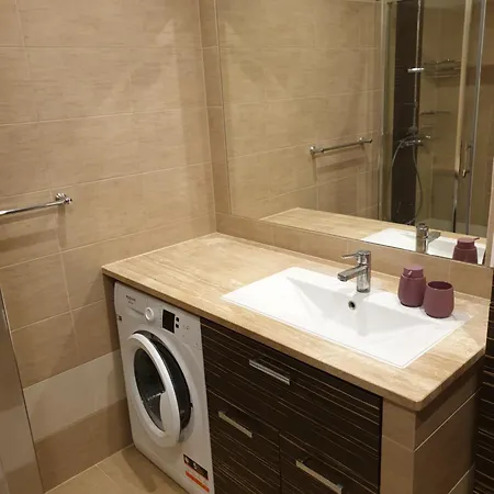 Przestronny Dla 9 Osob - 4 Sypialnie, Parking