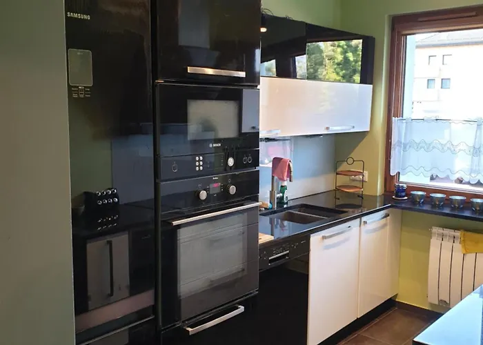 Przestronny Dla 9 Osób - 4 Sypialnie, Parking